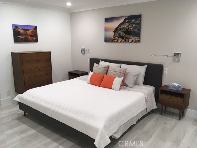 Building Photo - 16 N Stonington Rd