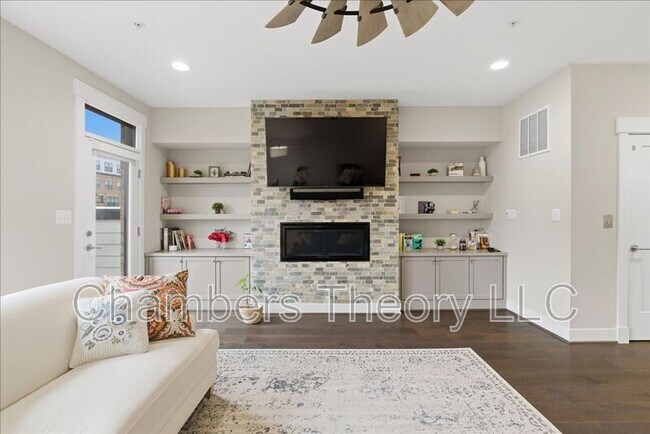 Building Photo - 42392 Soave Dr