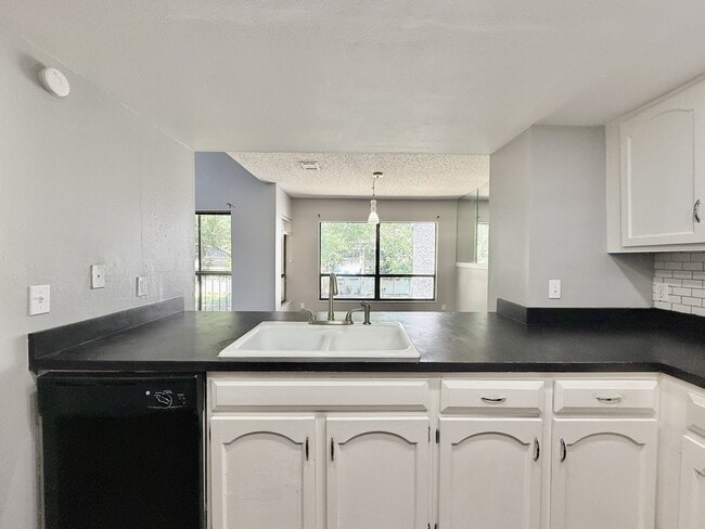 Building Photo - 4819 Puritan Cir