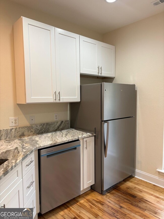 Building Photo - 74 Lockerbie Ct