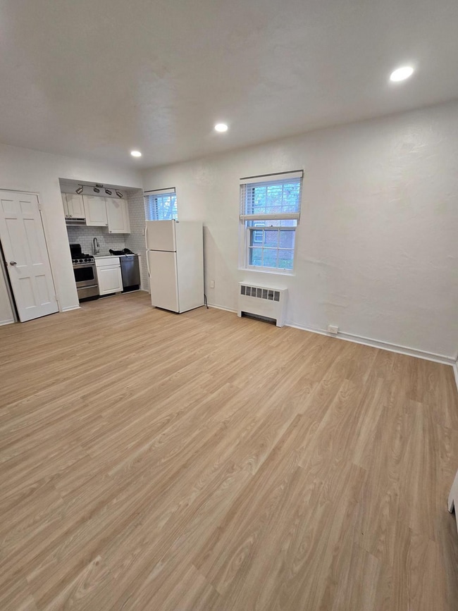 Building Photo - 732 North Terrace