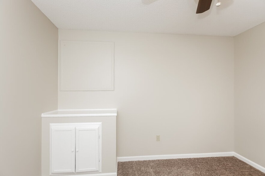 Building Photo - 3845 Howard Dr NW