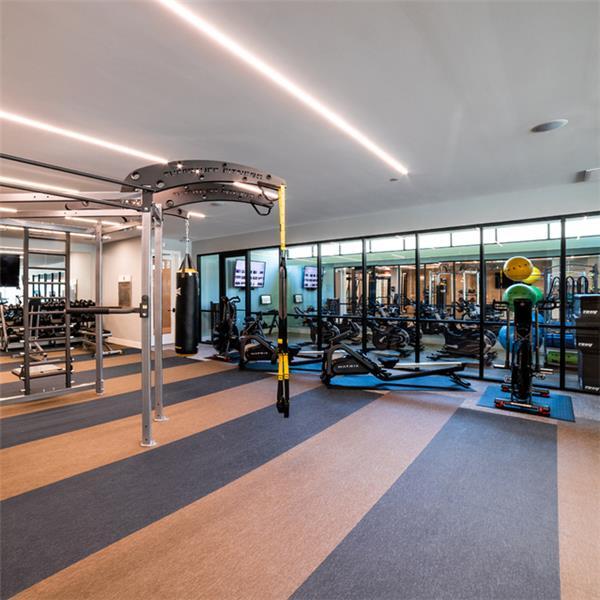 Building Photo - 1300 W 5th St