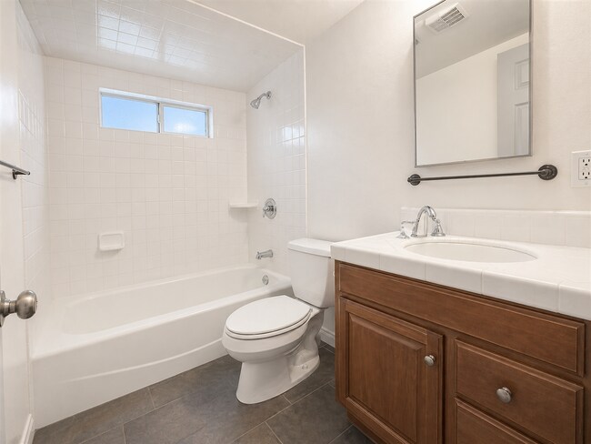 Building Photo - Charming 3-Bedroom Home for Lease in College West, San Diego