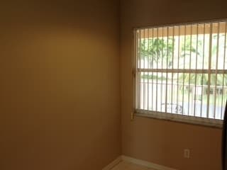 Building Photo - ***HUNTINGTON LAKES *** CONDO*** ANNUAL***...
