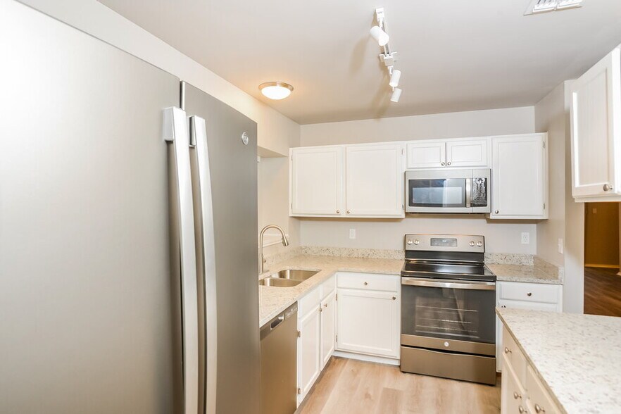 Building Photo - 9335 Autumn Storm