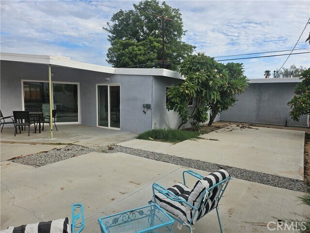 Building Photo - 44250 Russell Ln