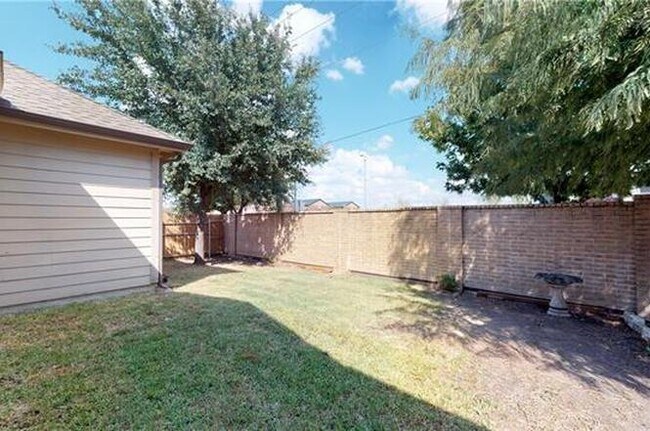 Building Photo - 1828 Marlin Dr