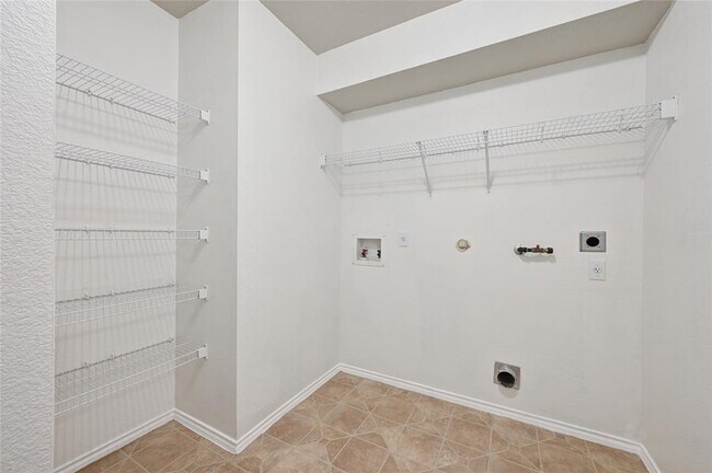 Building Photo - 267 Waterloo Dr