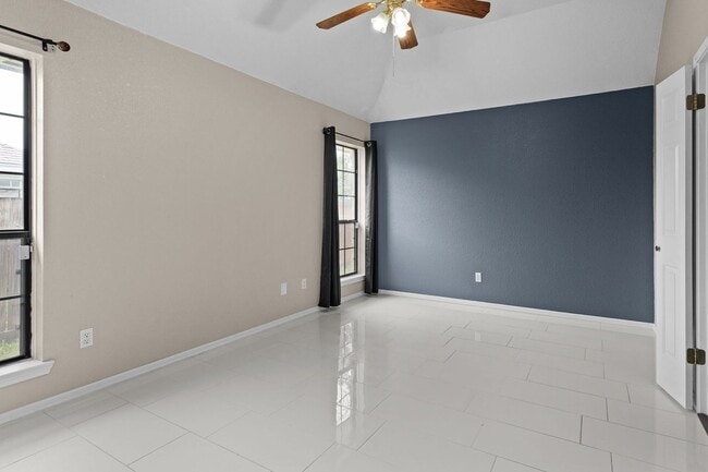 Building Photo - 5003 Joseph Dr