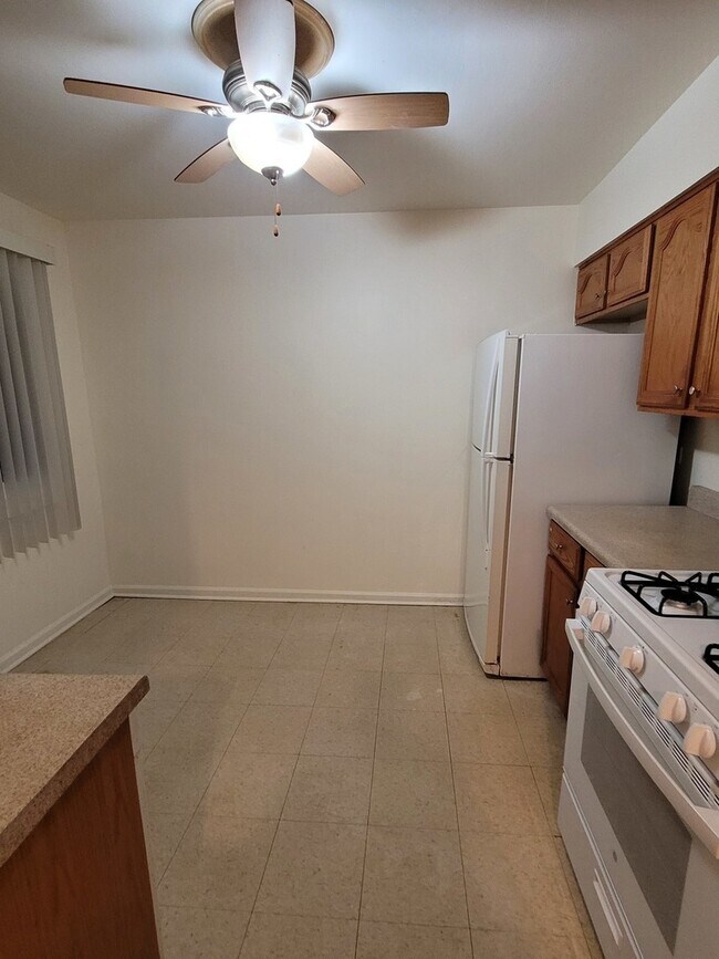 Building Photo - 4643 Church St