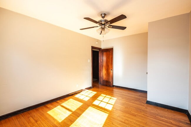 Building Photo - 5018 Miami St