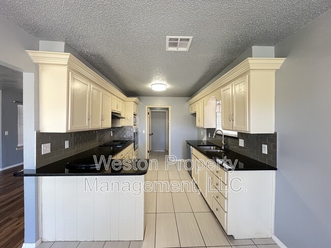 Building Photo - 10408 Blue Spruce Rd