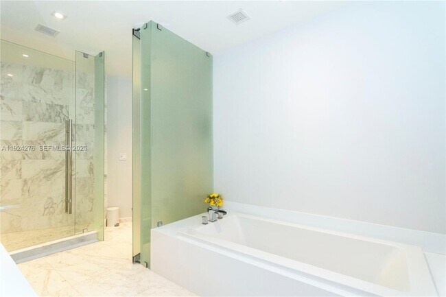 Building Photo - 701 N Fort Lauderdale Beach Blvd