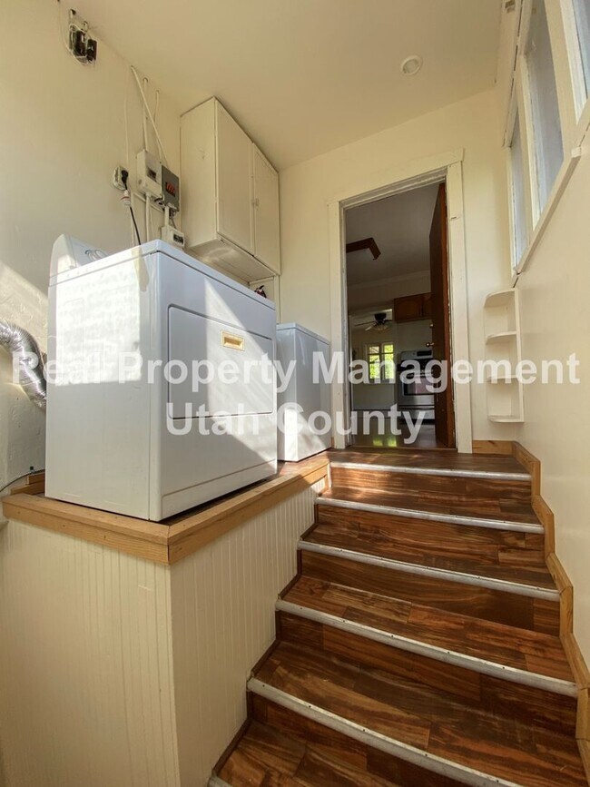 Building Photo - Great Provo Duplex