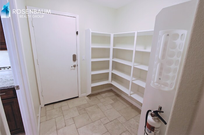 Building Photo - 1250 S Palm St