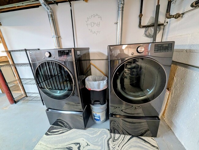 Building Photo - 1616 N 17th Ave