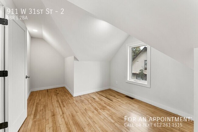 Building Photo - 911 W 31st St