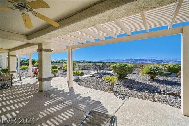 Building Photo - GEM IN SUN CITY ANTHEM!