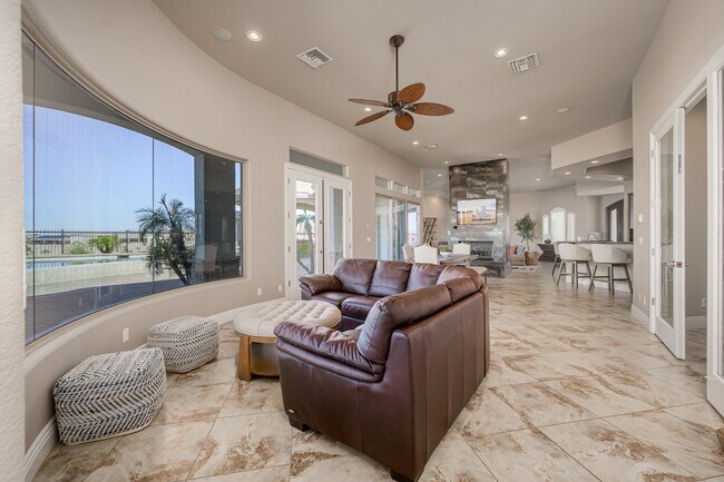 Building Photo - 1362 Pioneer Trail