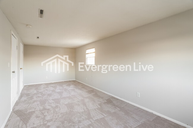 Building Photo - 3411 Quaker Rd