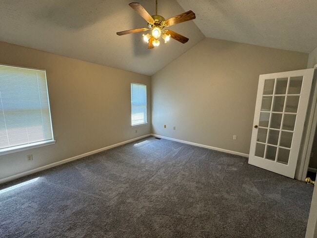 Building Photo - Eagle Creek 3 Bed 2.5 Bath
