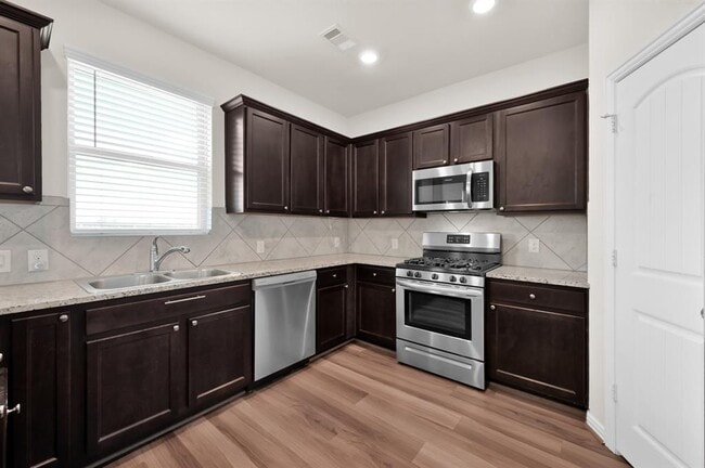 Building Photo - 20259 Creekdale Bend Dr