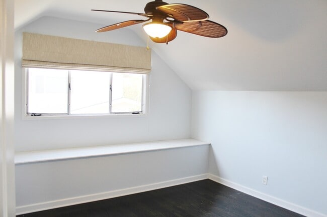 Building Photo - 3170 Strathmore Dr