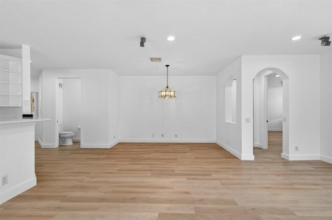 Building Photo - 2678 Center Ct Dr