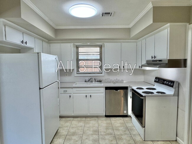 Building Photo - 176 Scenic Dr