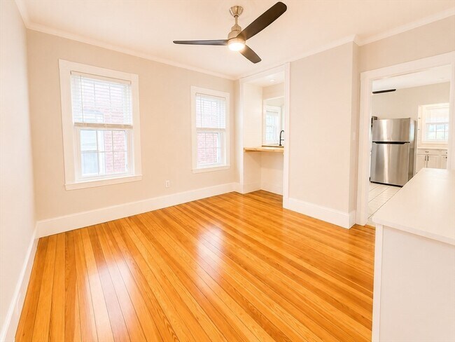 Building Photo - 48 Shawmut St