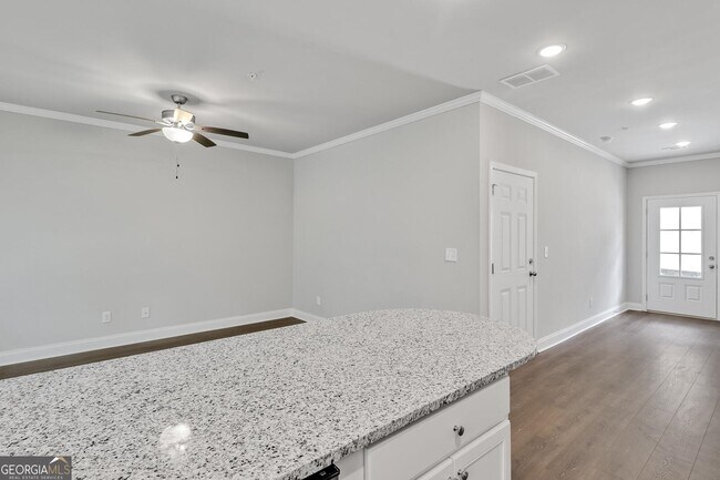 Building Photo - 15 Sprayberry Rd