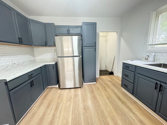 Building Photo - 148-152 Grand Avenue