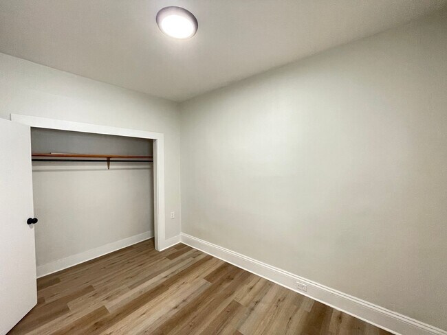 Building Photo - 73 6th St