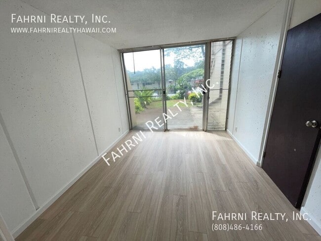 Building Photo - 95-65 Waikalani Dr
