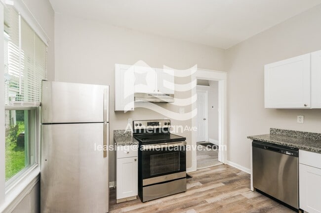 Building Photo - 628 S 40th St