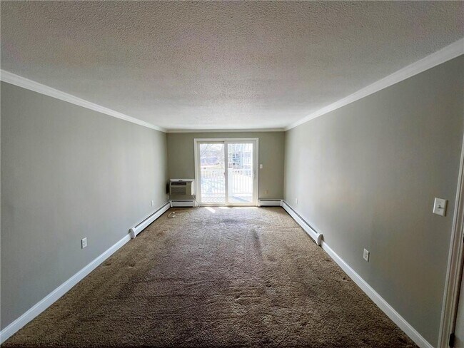 Building Photo - 354 S Pier Rd