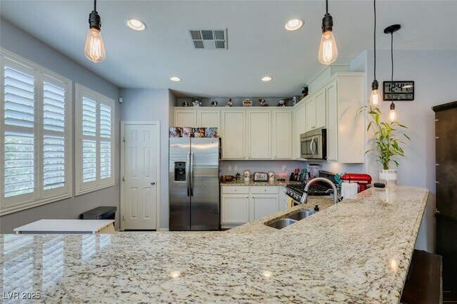 Building Photo - 7859 Shoreline Ridge Ct