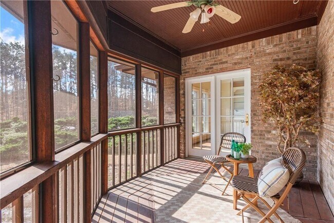 Building Photo - 15905 Westbrook Rd