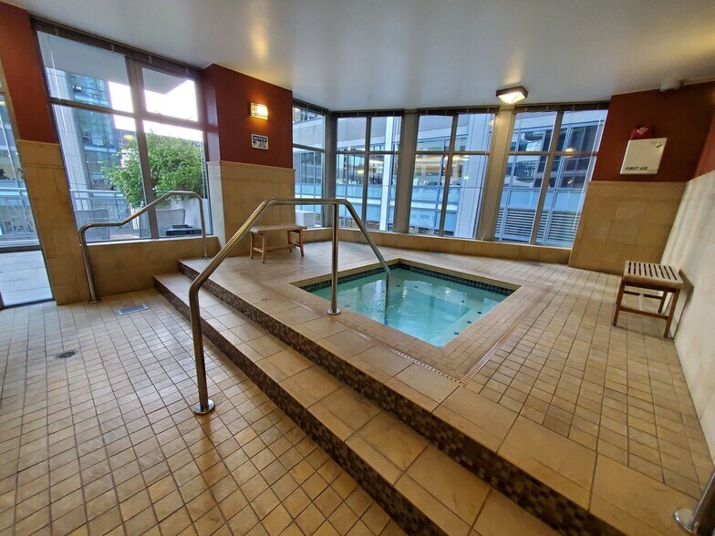 Spa - 819 Virginia St