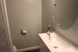 Building Photo - 37 Lindsay St