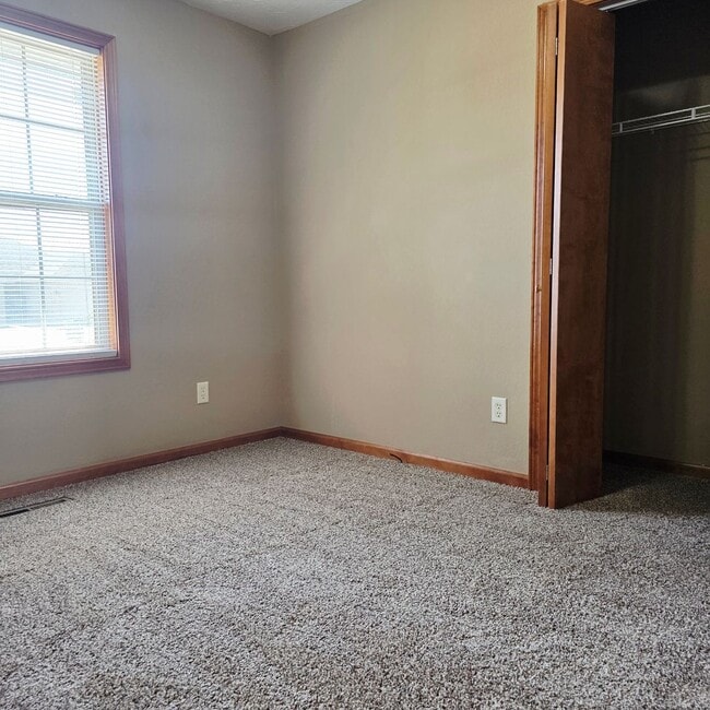 Building Photo - Charming 3-Bedroom Home in a Quiet Subdivi...