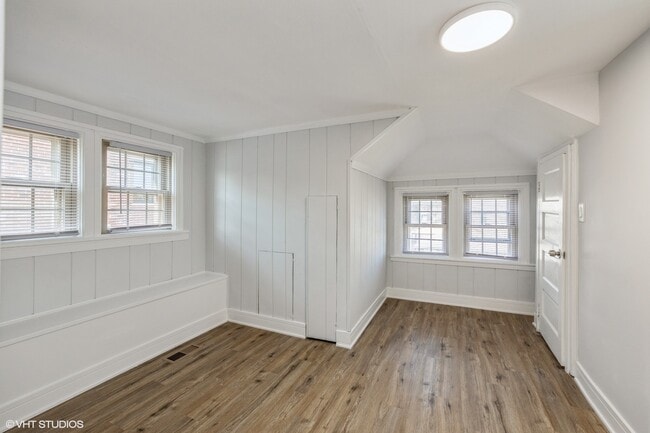 Building Photo - 5348 S Merrimac Ave