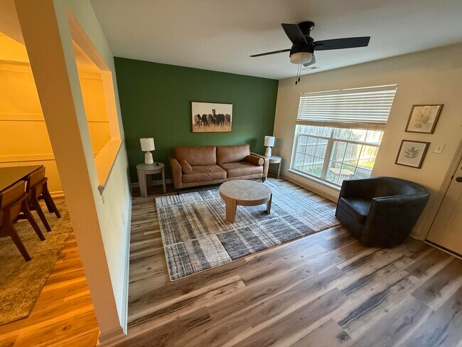 Building Photo - 335 Houston Creek Dr