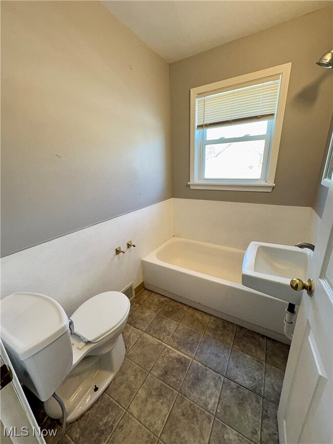 Building Photo - 18 N Richview Ave