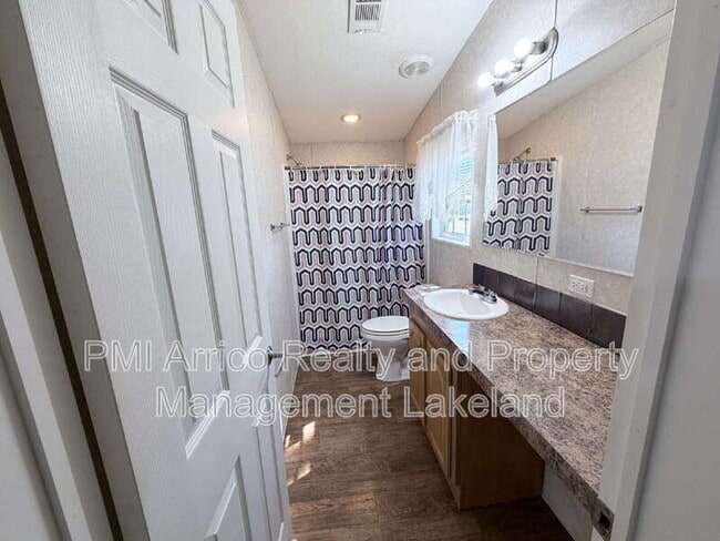 Building Photo - 2974 Hickory Rd