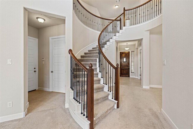 Building Photo - 3008 Paseo de Charros