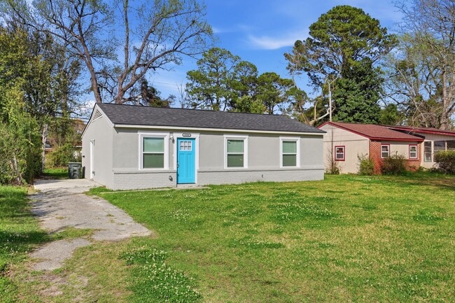 Building Photo - Newly Renovated Home in Westside Savannah