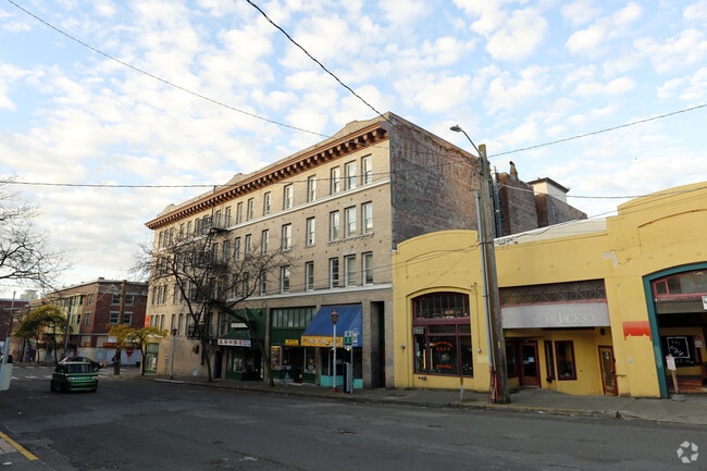 Building Photo - Milwaukee Apartments