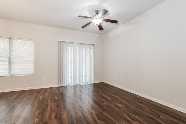 Building Photo - Inviting 3-Bedroom, 2.5-Bath Townhome